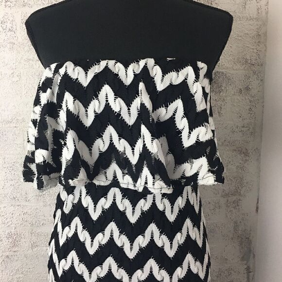 JUDITH MARCH STRAPLESS DRESS - Picture 3 of 8